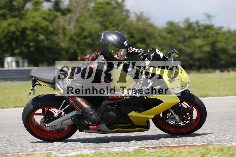 /Archiv-2024/29 12.06.2024 MOTO.CH Track Day ADR/Gruppe blau/28